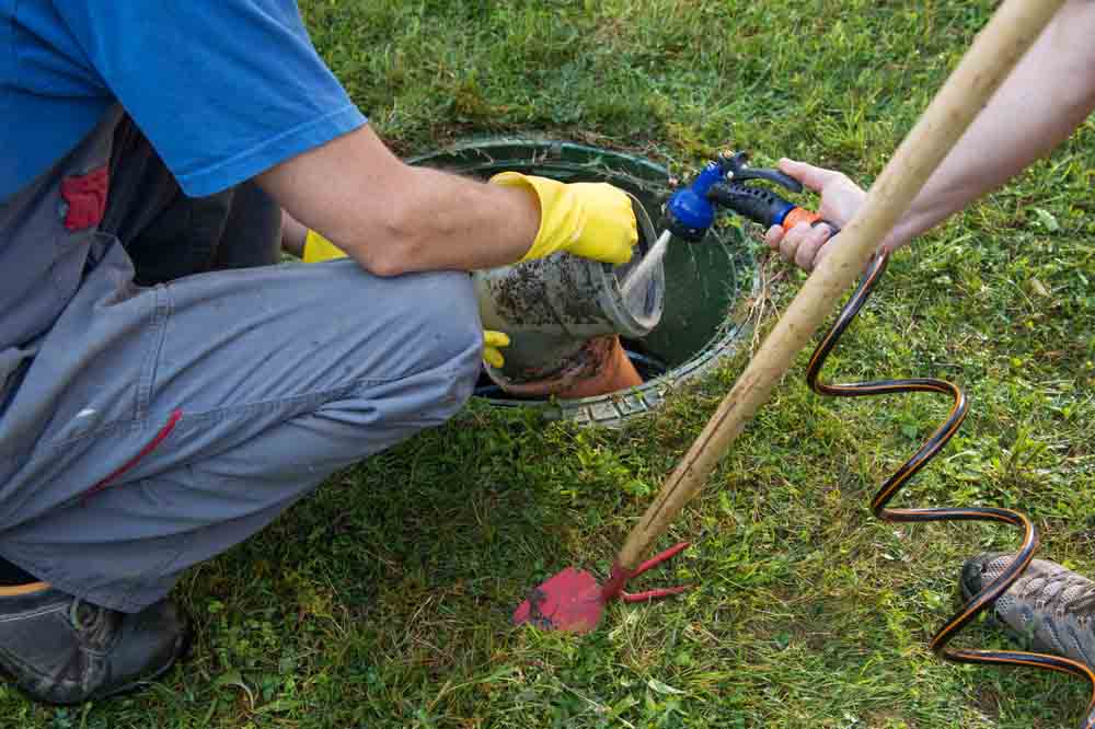 Cleaning and unblocking septic system and draining pipes