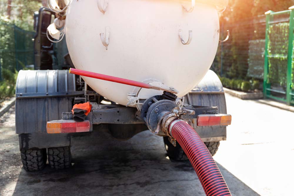 septic truck emptying sewerage tank Anderson, SC