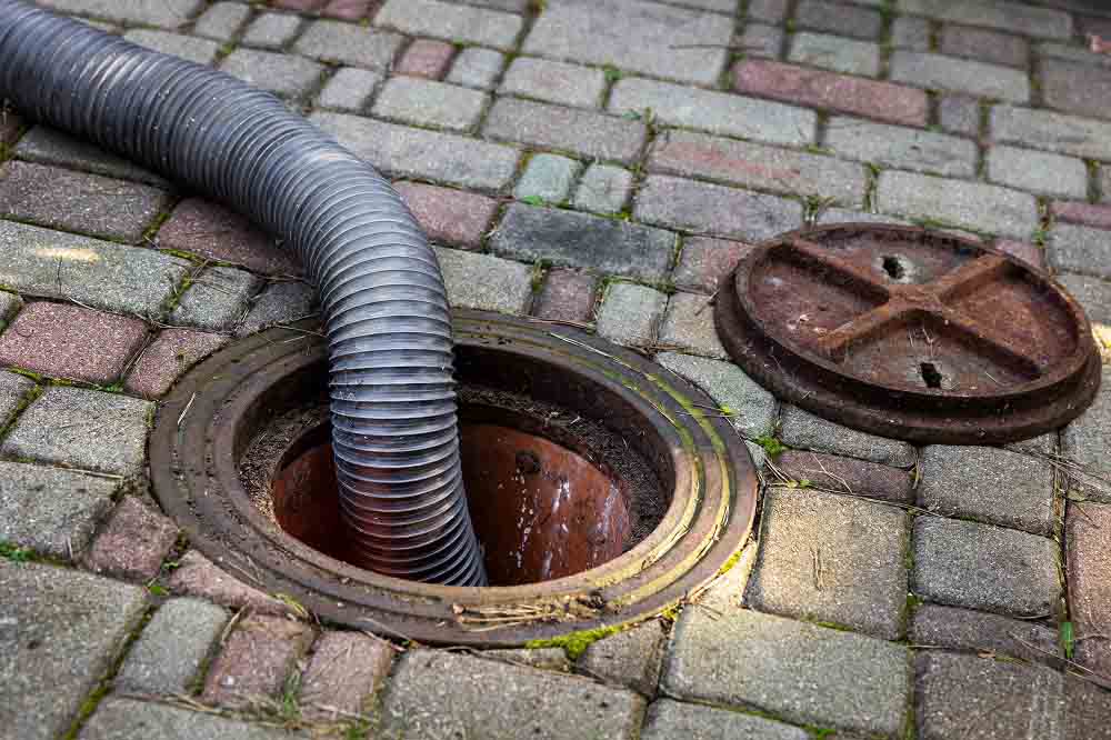 pumping out household septic tank